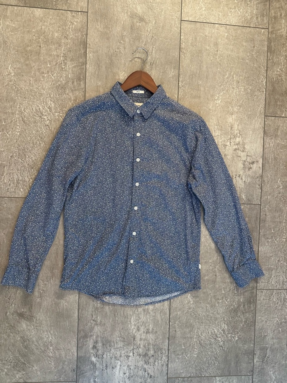 JULIAN & MARK Blue Dot Floral Print Button Down Shirt Size Medium Short EUC